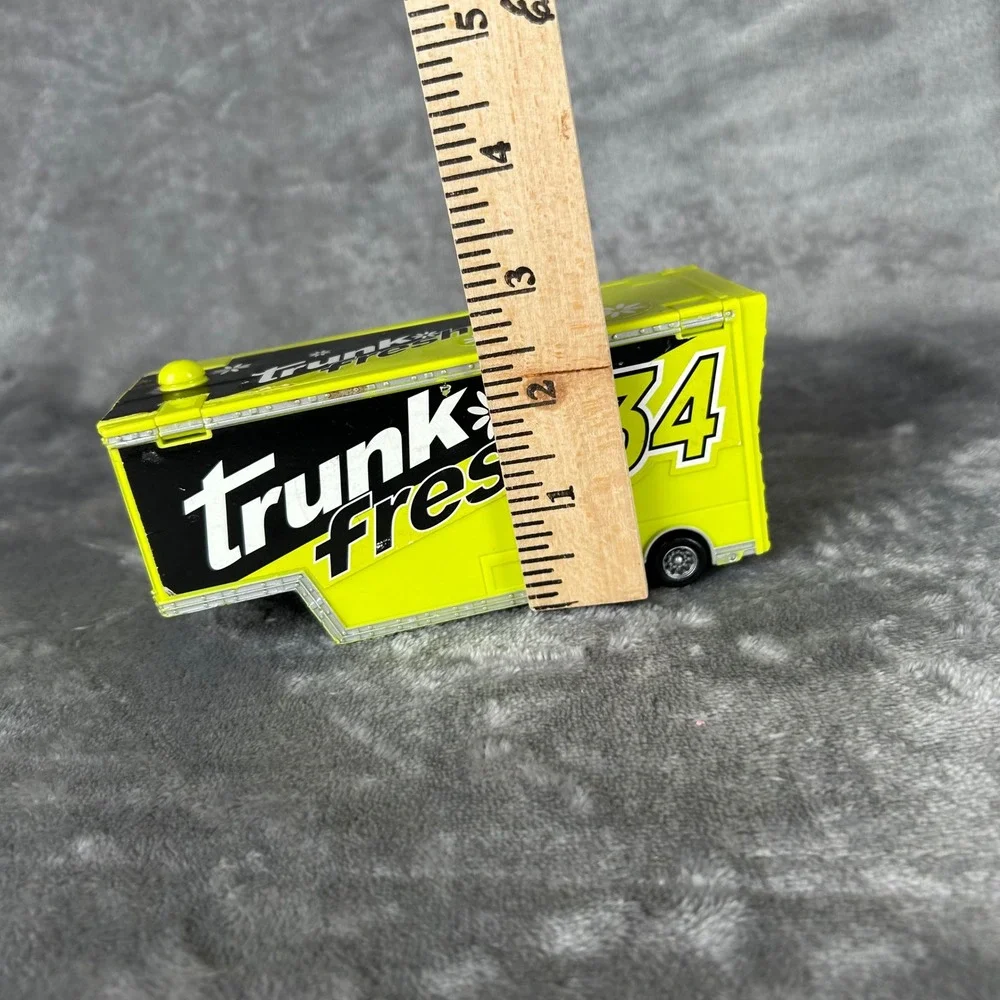 Disney Pixar Cars Trunk Fresh Hauler 34 Diecast Semi Truck Trailer Lime Green